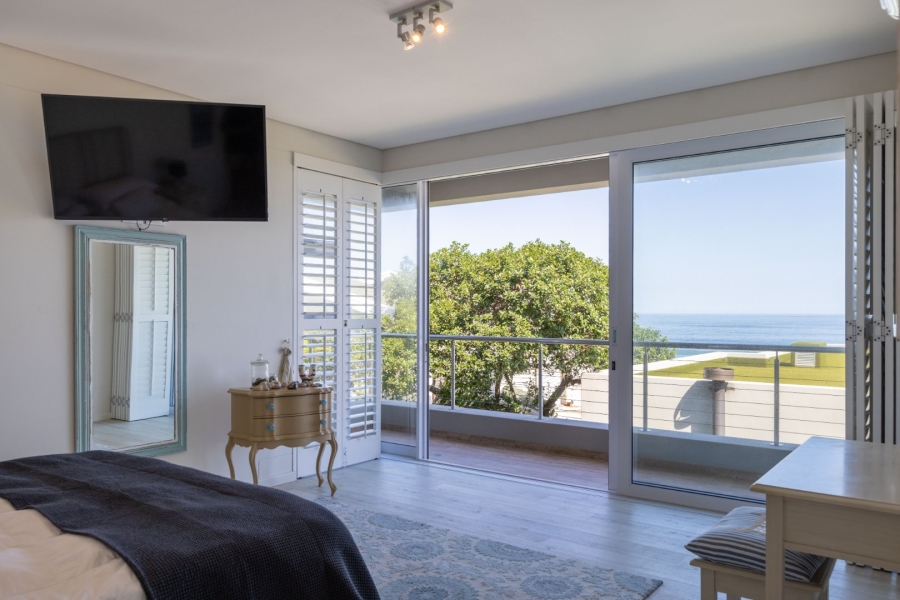 8 Bedroom Property for Sale in Keurboomstrand Western Cape